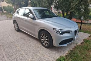 alfa romeo stelvio 2.2 190 cv grigio lunare