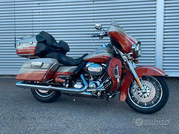 Harley-davidson CVO Ultra Classic Electra Glide 11