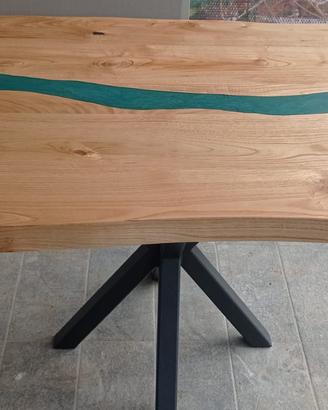 Arredamento artigianale con legno pregiati