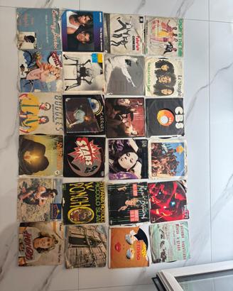 Blocco da 186 dischi in vinile 45 giri