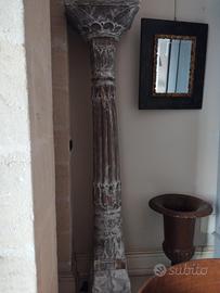 Colonna in legno