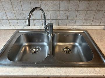 Lavabo in acciaio inox
