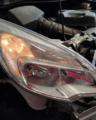 Proiettore destro OPEL MERIVA del 2012