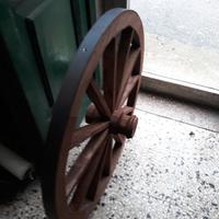 Ruota  di carro artigianale