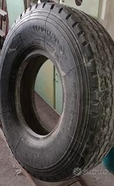 Pneumatico Taurus 1100 R 20 per camion