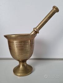 Mortaio con pestello in ottone massiccio – vintage