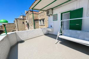 4 LOCALI A PORTICI