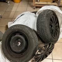 Pneumatici invernali con cerchi 195/65 R15