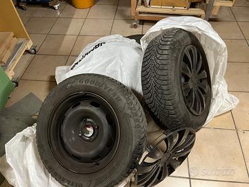 Pneumatici invernali con cerchi 195/65 R15