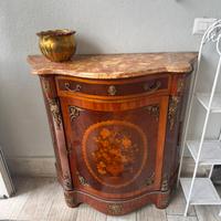 Credenza in stile francese