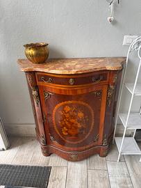 Credenza in stile francese
