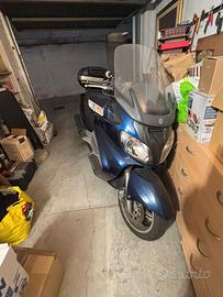 MOTOCICLO SUZUKI 650