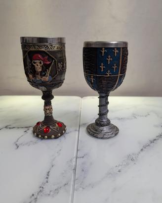 Coppia di Calici Decorativi: Pirata e Cavaliere
