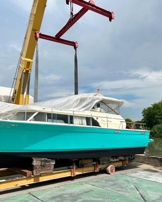 Chris Craft Commander 31
