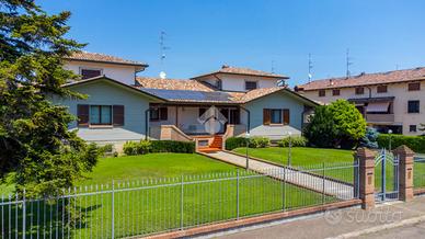 VILLA SINGOLA A REGGIO NELL'EMILIA