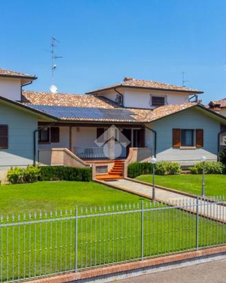 VILLA SINGOLA A REGGIO NELL'EMILIA