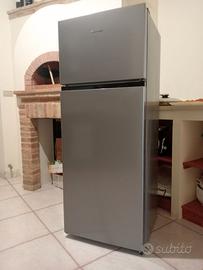 Frigorifero Hisense con congelatore