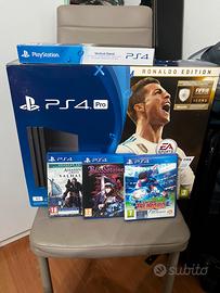 PS4 PRO + 3 giochi + Stand + Base ricarica