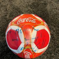 Pallone Coca-Cola autografato da Gattuso