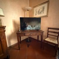 Tavolo scrittoio in noce.