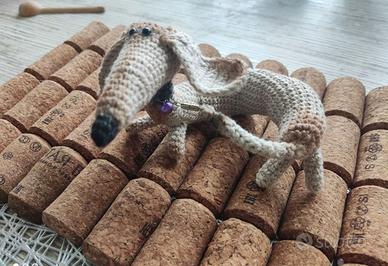 cane giocattolo lavorato a maglia fatto a mano