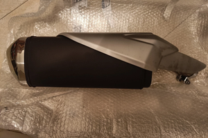 Terminale di scarico originale Suzuki GSX‑S 750