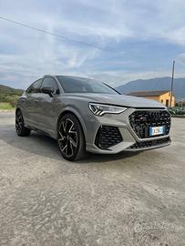 Audi rsq3