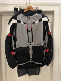 Giacca e pantalone per moto BMW modello GS Dry Gi