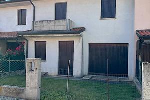 Schiera al grezzo con ampi spazi