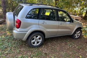 Toyota RAV4 2004, diesel, 177.000 km, €2.800