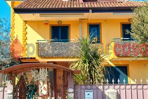 Giffoni sei casali- ampia soluzione con giardino
