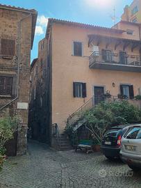 APPARTAMENTO IN CENTRO - DA RISTRUTTURARE