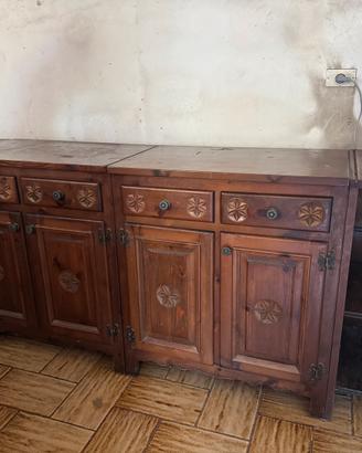 Credenza in legno massello con pensili 4 ante