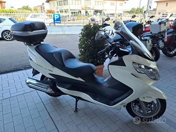 Suzuki Burgman 400 