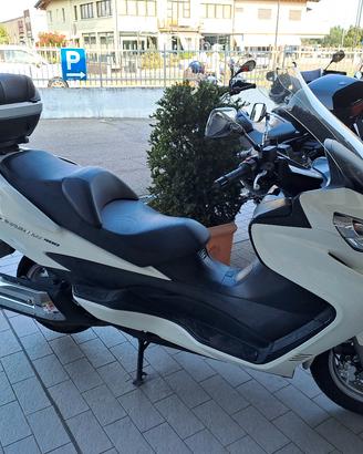 Suzuki Burgman 400 