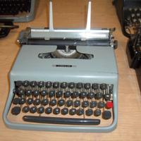 MACCHINA SCRIVERE OLIVETTI LETTERE22 @