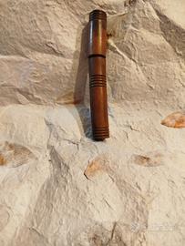 Antico porta aghi in legno 