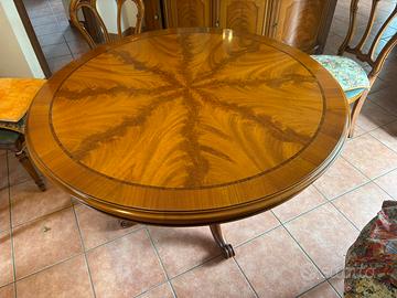Tavolo in legno massello