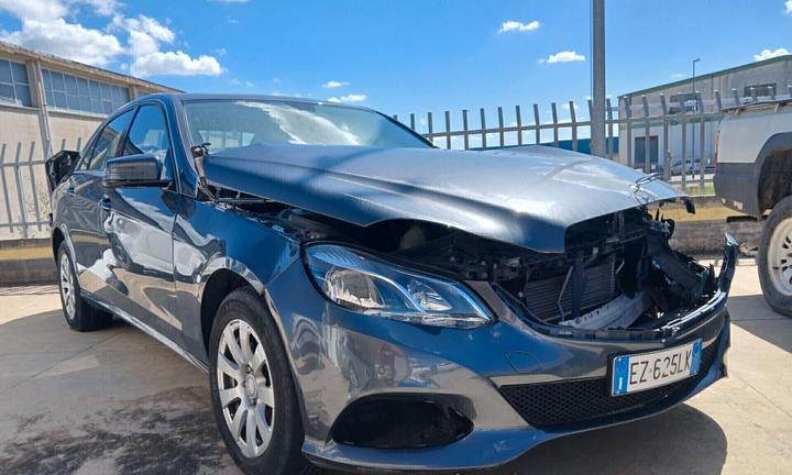 MERCEDES-BENZ E 200 BlueTEC Executive SINISTRATA