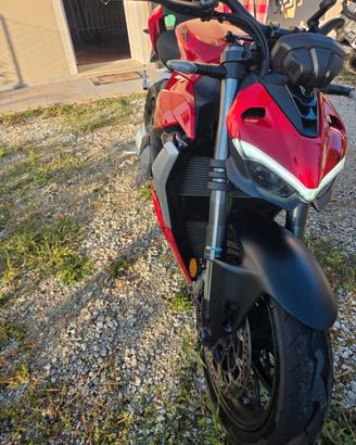 Ducati Streetfighter V2 (2023) - 14.500 km - Pari