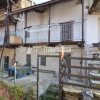 TERRATETTO CON CORTILE A ROCCA CANAVESE