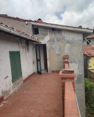 Villa di 300 m² con più di 5 locali a Villa Basili