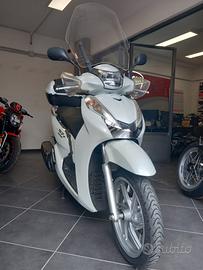 Honda SH 300 - -