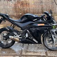 Yamaha YZF-R125 (2010)