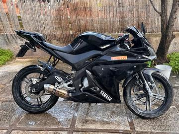 Yamaha YZF-R125 (2010)
