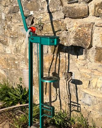 Tappatrice per tappi in sughero o simili