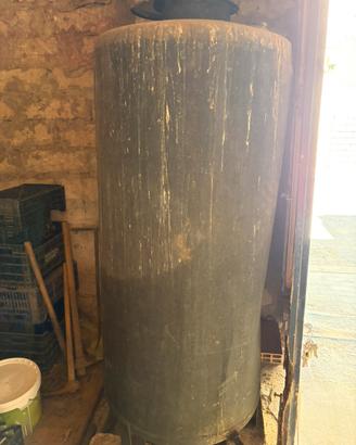 Si vende contenitore per gasolio