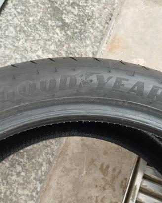 Gomma 1 Estiva- 4 Invernale 245/40 R19 per Cupra