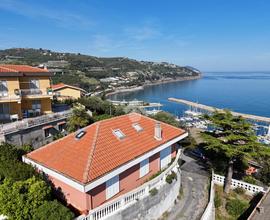 VILLA SINGOLA A SAN LORENZO AL MARE