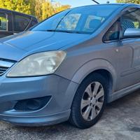 Opel Zafira 1.8 16V VVT Cosmo